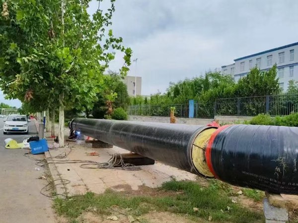 钢套钢蒸汽保温管道施工现场